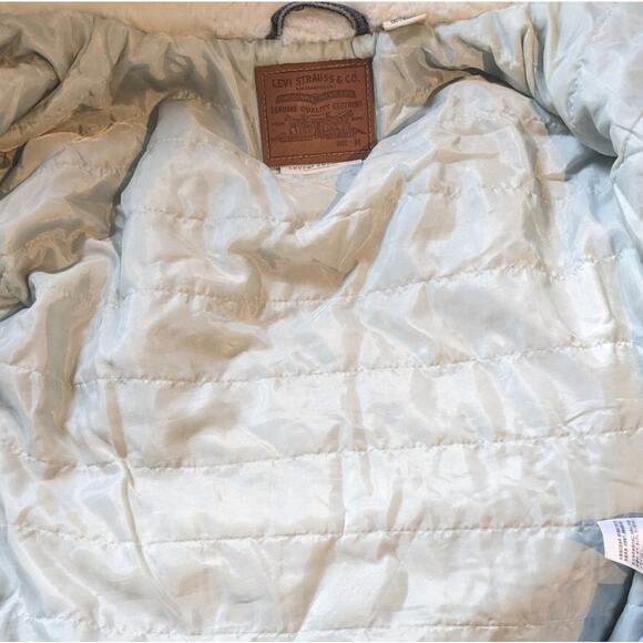 Levi's Womens Faux‎ Fur Collar Ex-Boyfriend Trucker Jacket Oversized Blue XS - Picture 4 of 13